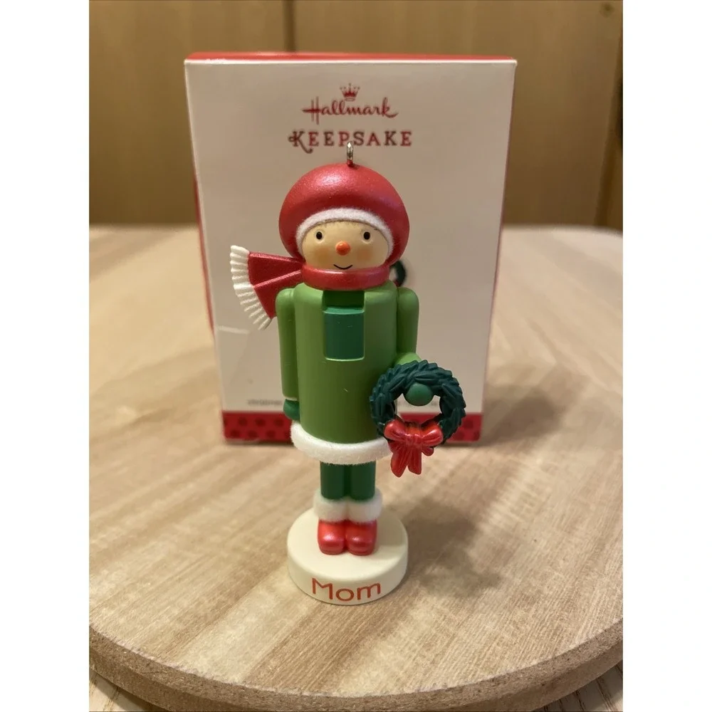 Hallmark Keepsake Ornament 2013 Merry Mom in Original Box‎